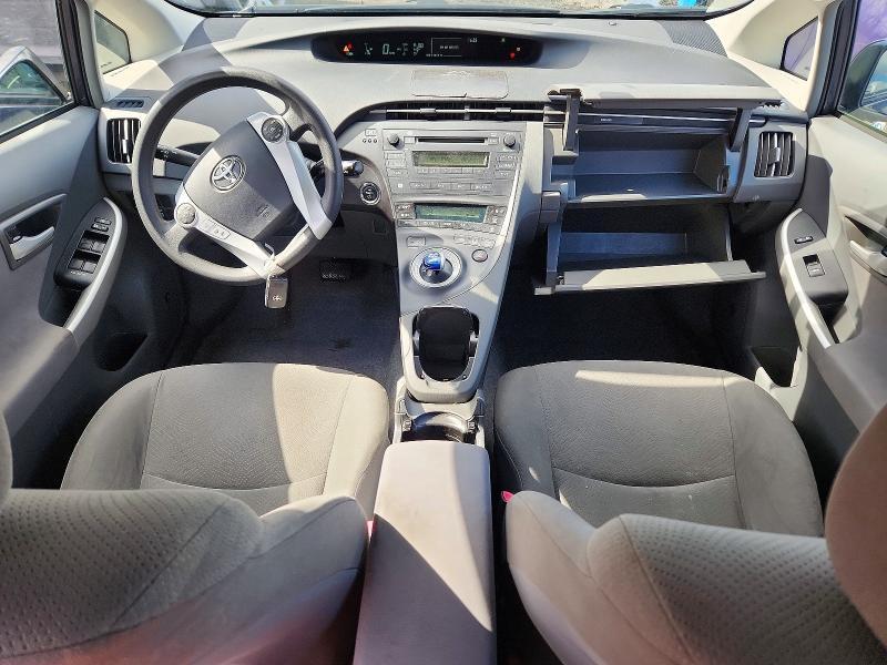 2010 Toyota Prius iii