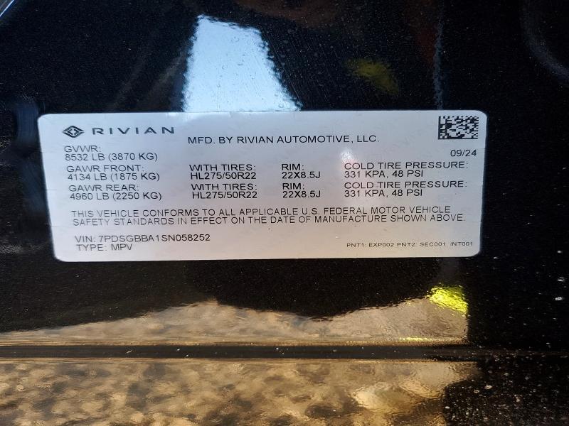 2025 Rivian R1S Adventure