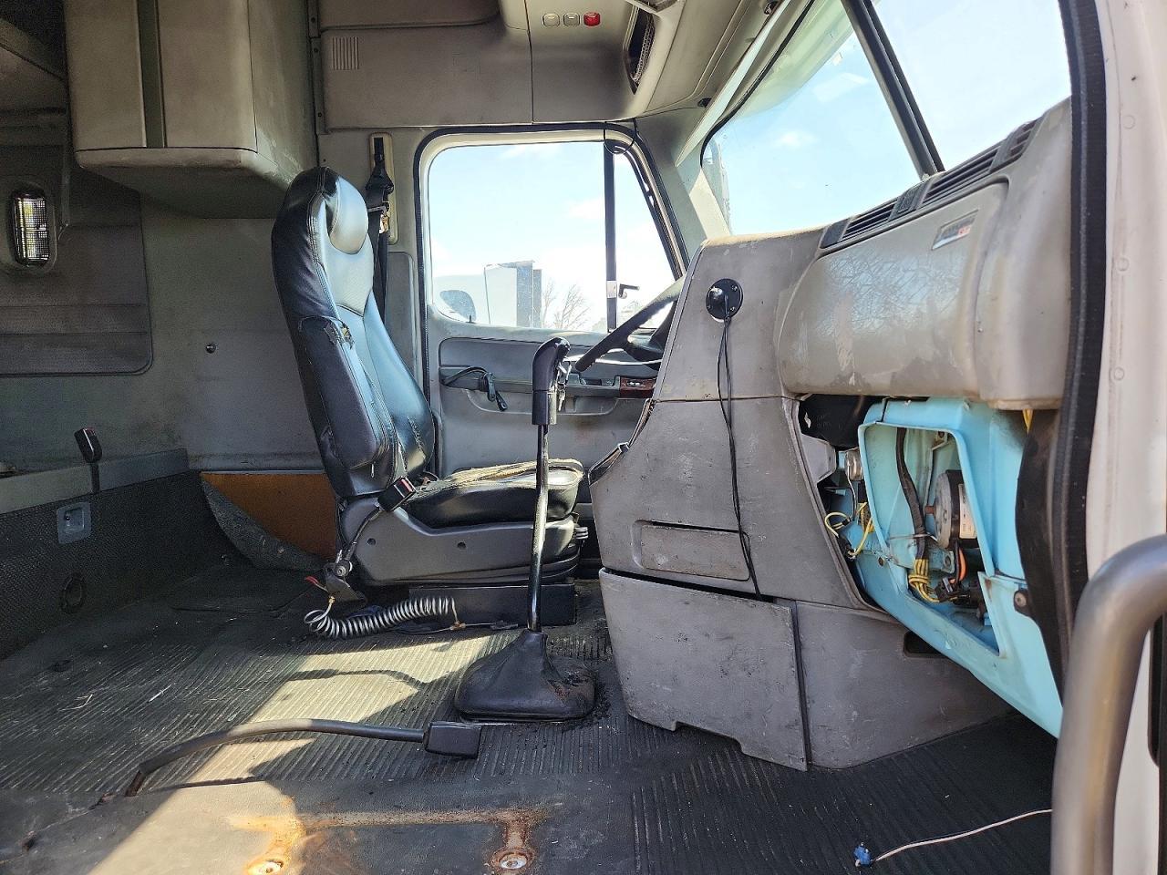 2001 Freightliner Century CST120 Semi Truck