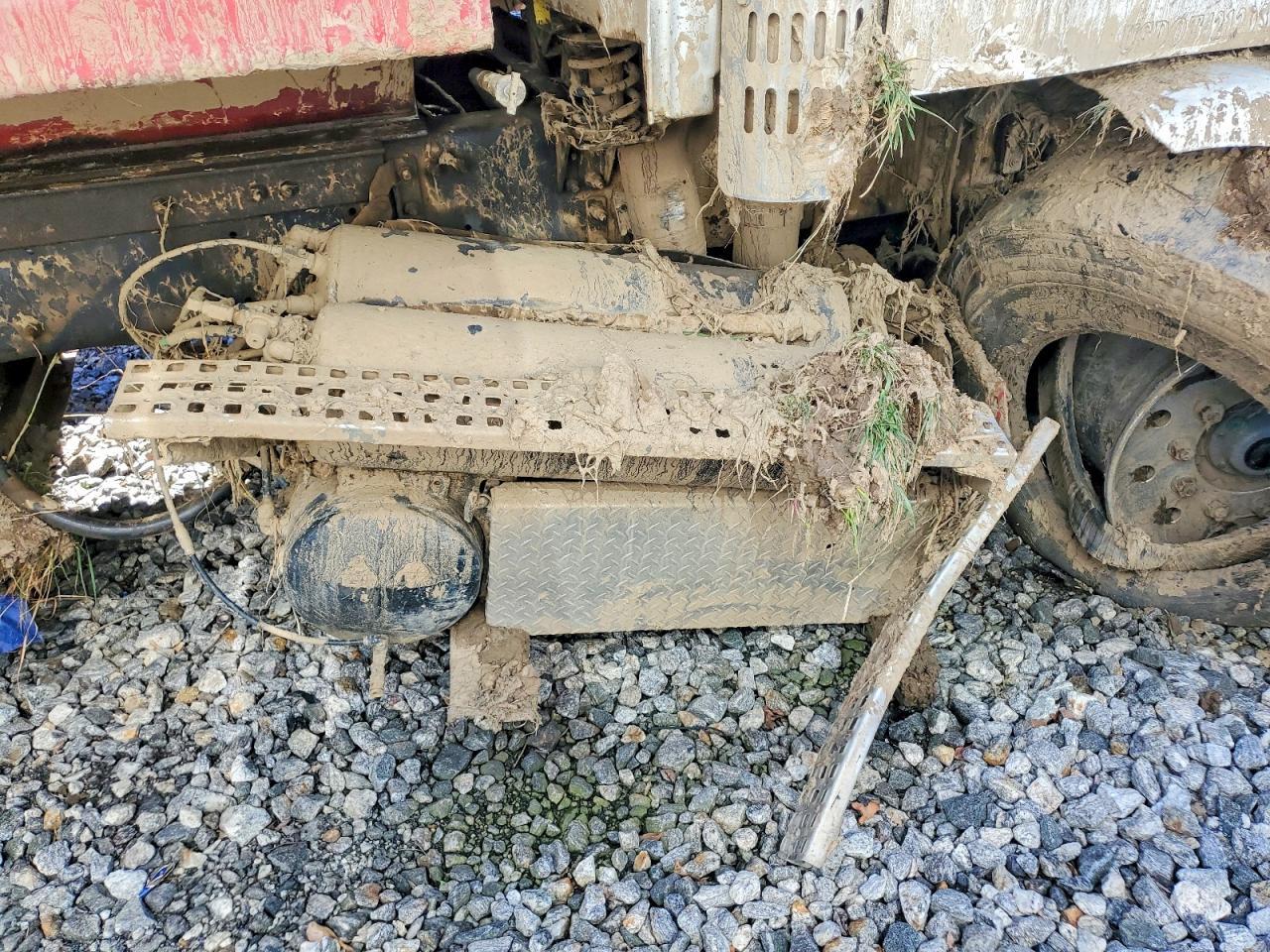 2005 Volvo VHD Dump Truck