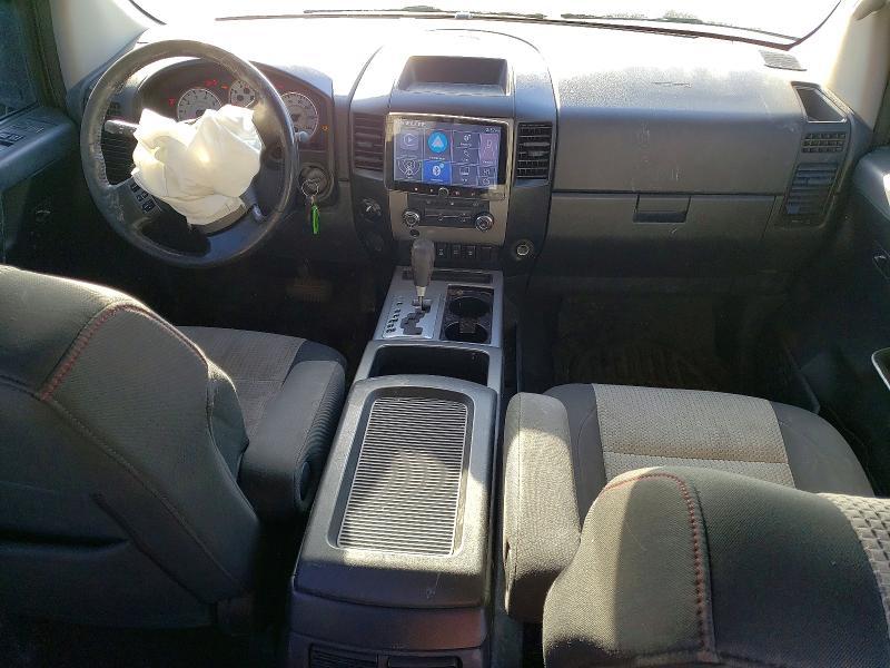 2011 Nissan Titan SV