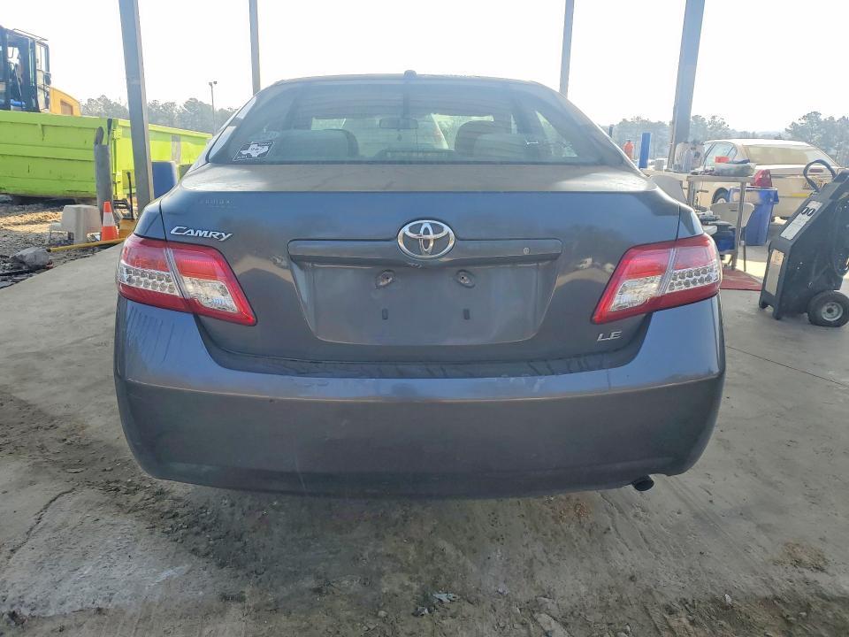 2011 Toyota Camry le