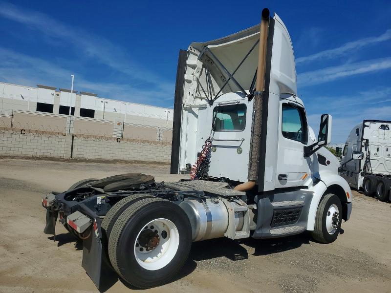 2018 Peterbilt 579 Semi Truck