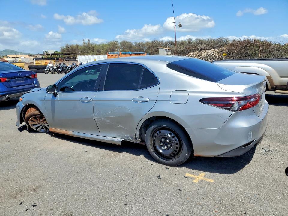 2022 Toyota Camry le