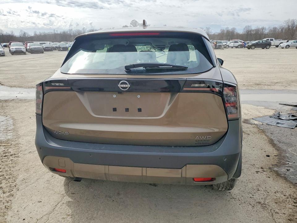 2025 Nissan Kicks s