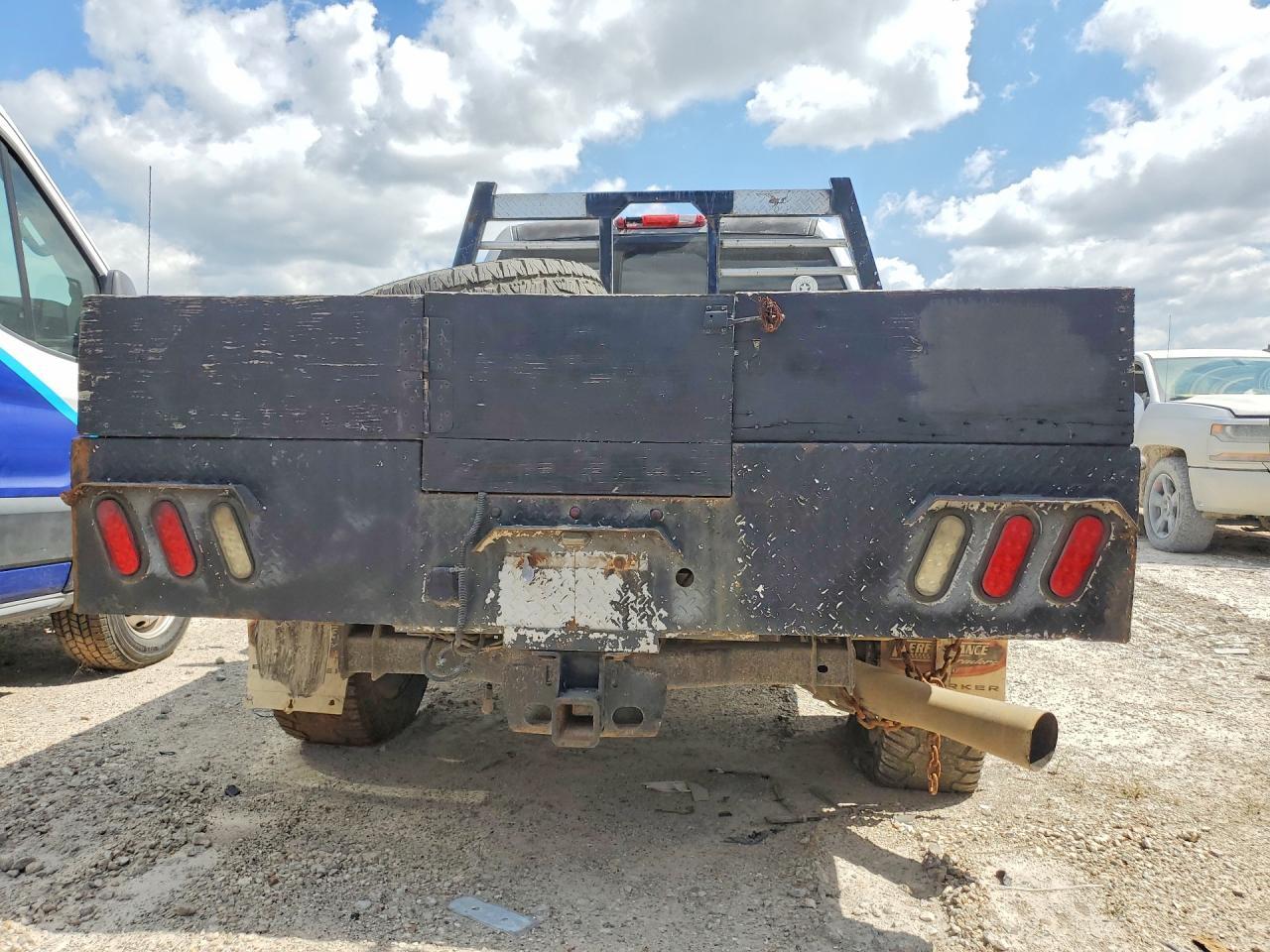 2014 Chevrolet Silverado 2500 HD LTZ Flatbed Truck
