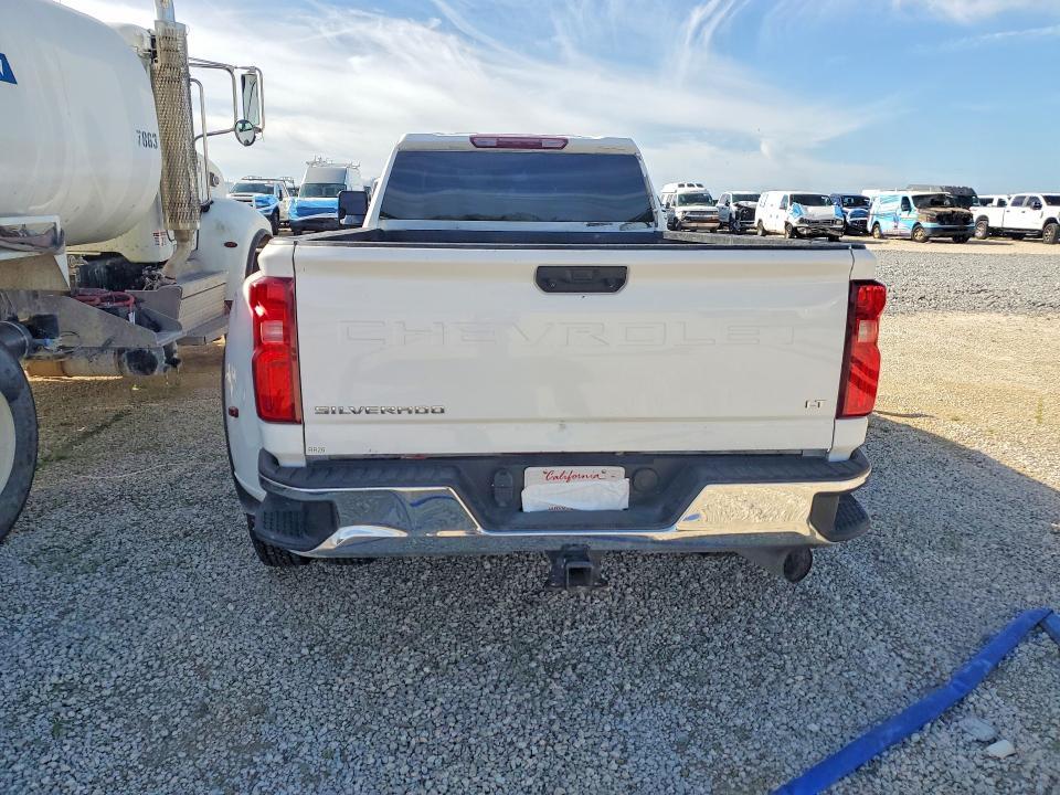2024 Chevrolet Silverado K3500 LT