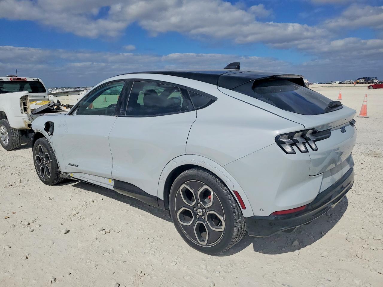 2022 Ford Mustang Mach-e gt
