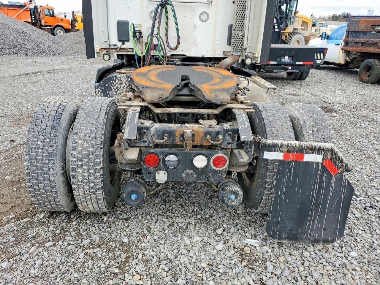 2017 Kenworth Construction T680