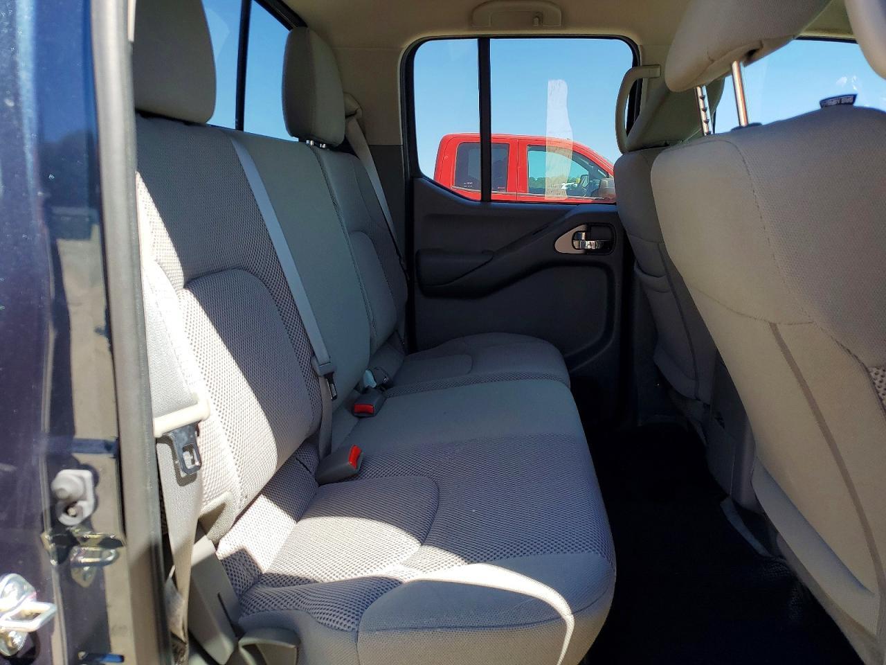 2018 Nissan Frontier SV