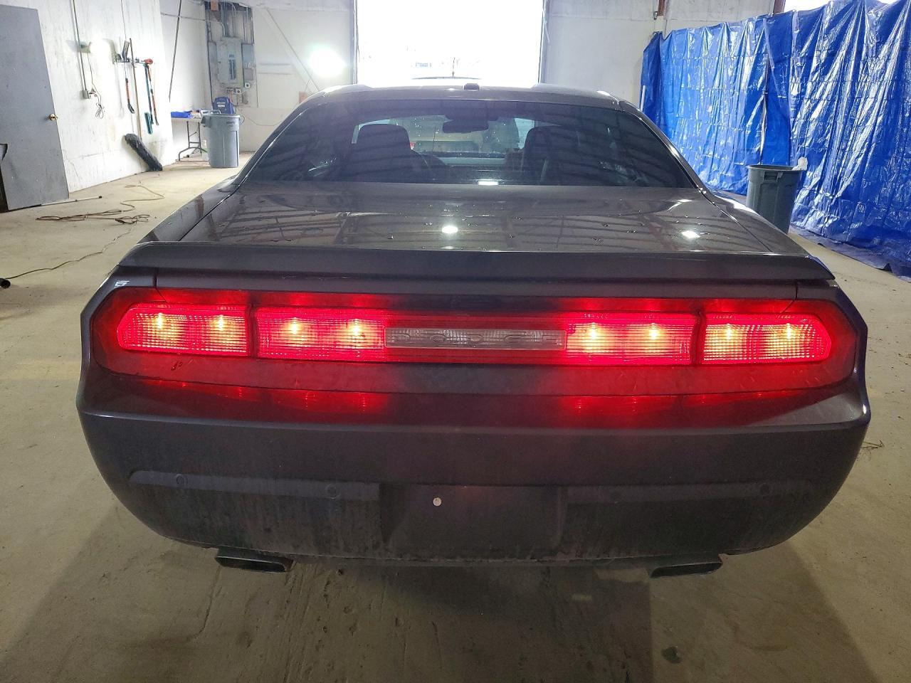 2014 Dodge Challenger sxt