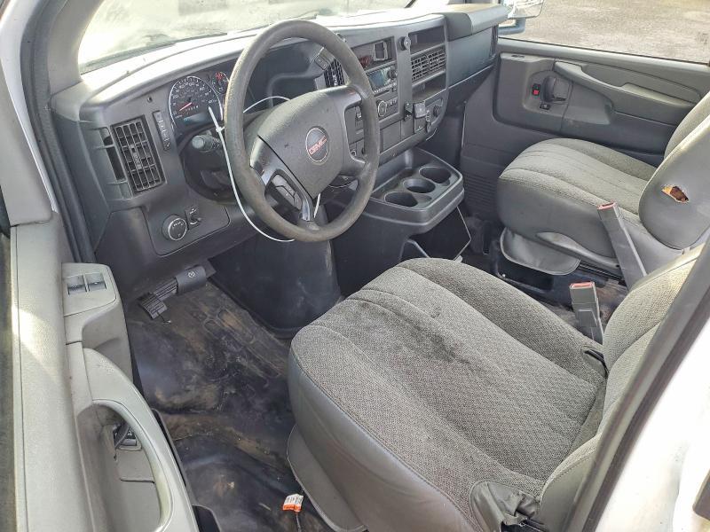 2015 GMC Savana cut