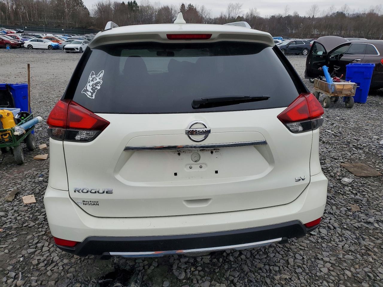 2017 Nissan Rogue sv