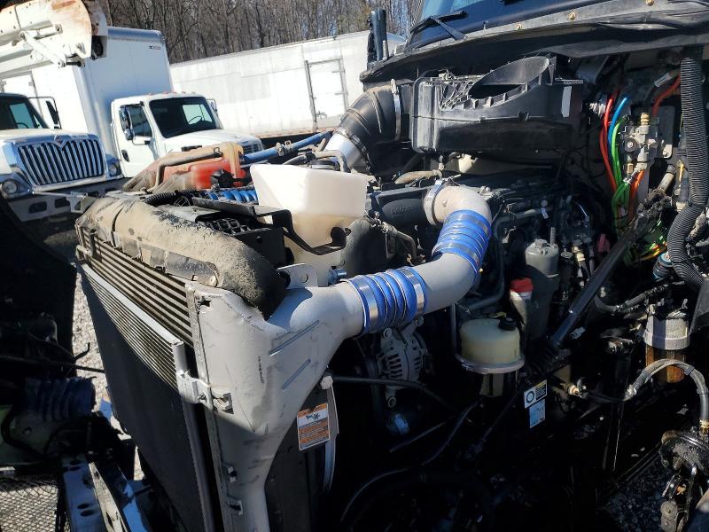 2016 Kenworth Constructi-Dump Truck