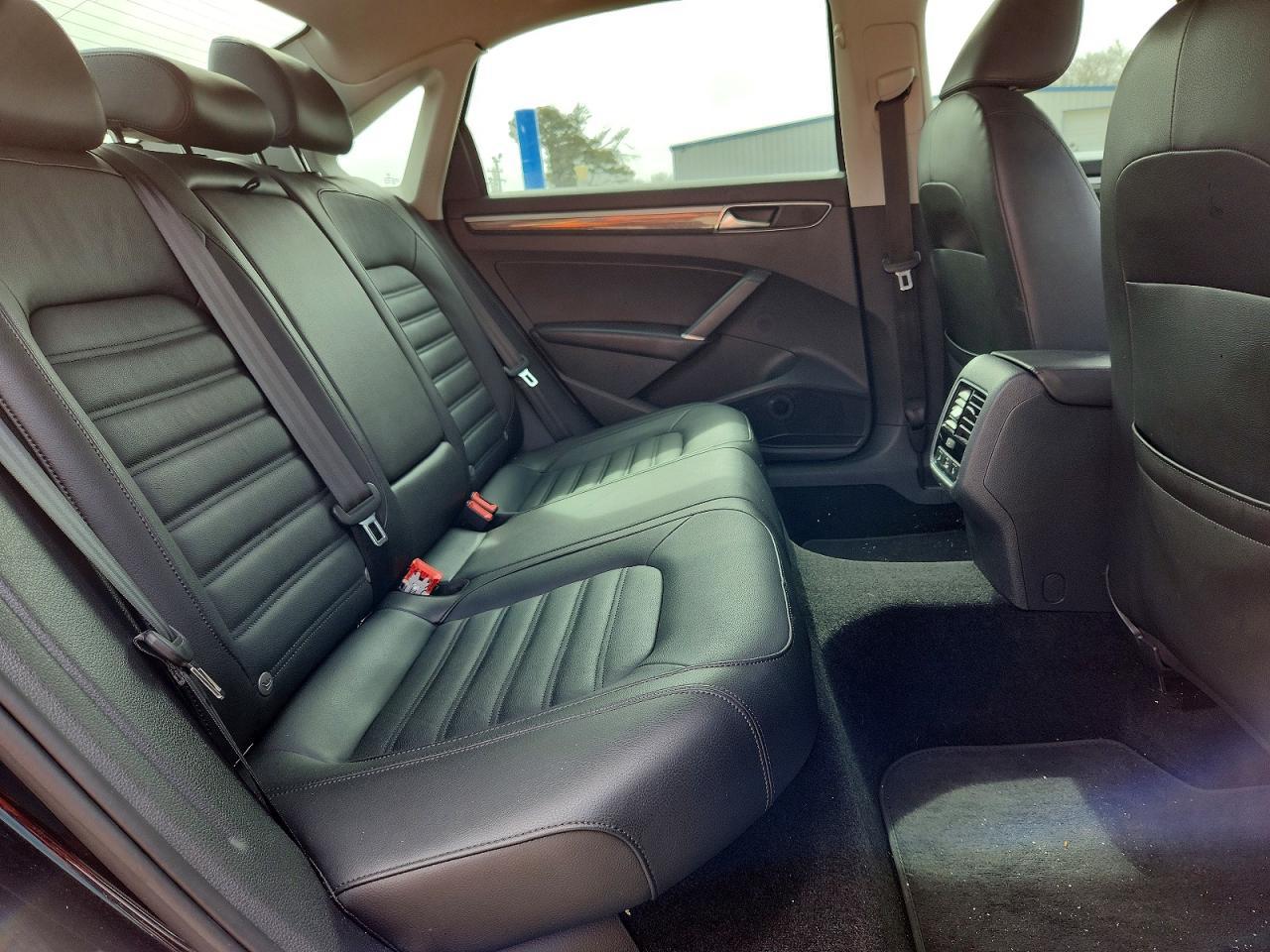 2018 Volkswagen Passat sel Premium