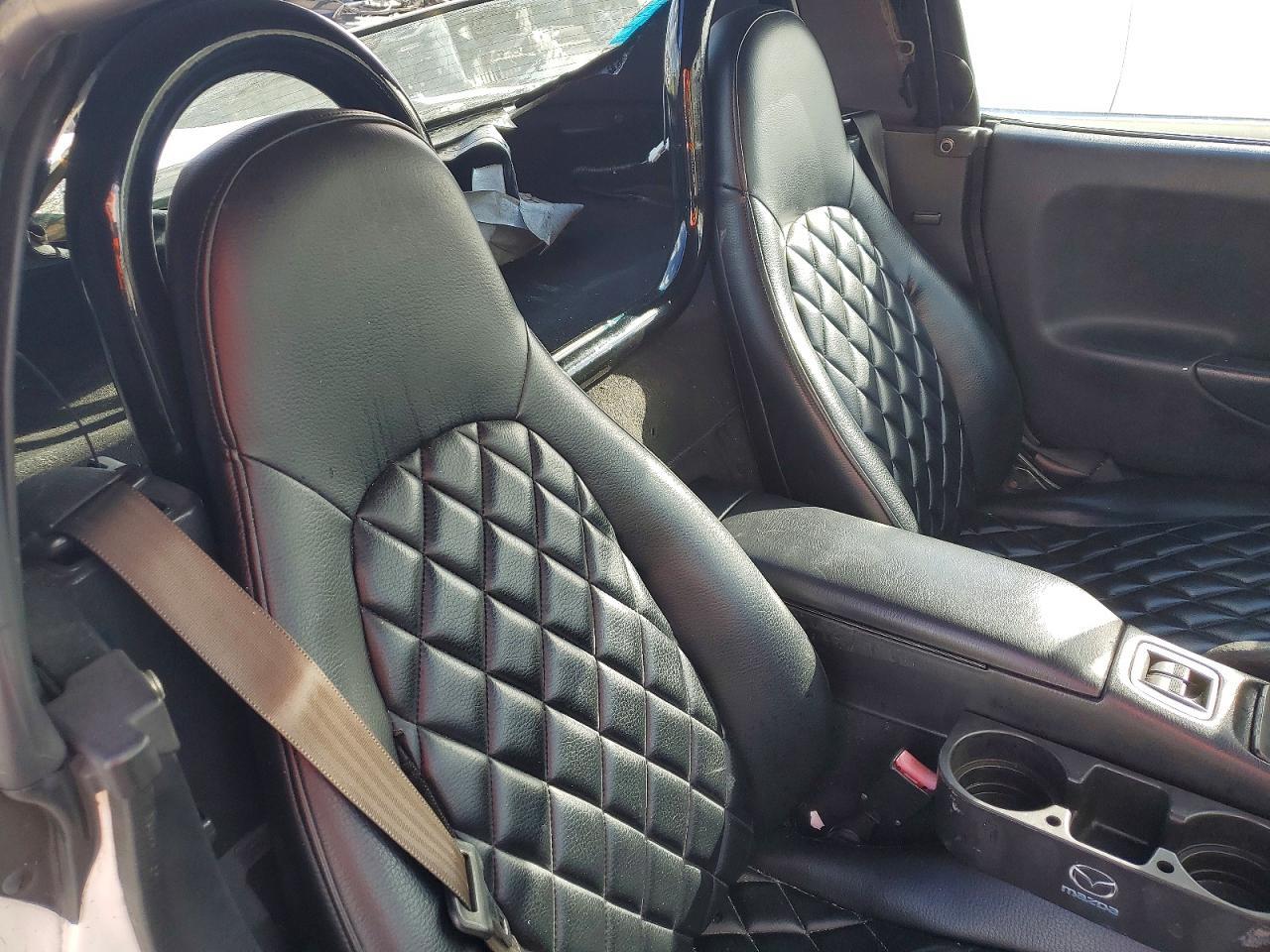 2000 Mazda Mx-5 Miata Base
