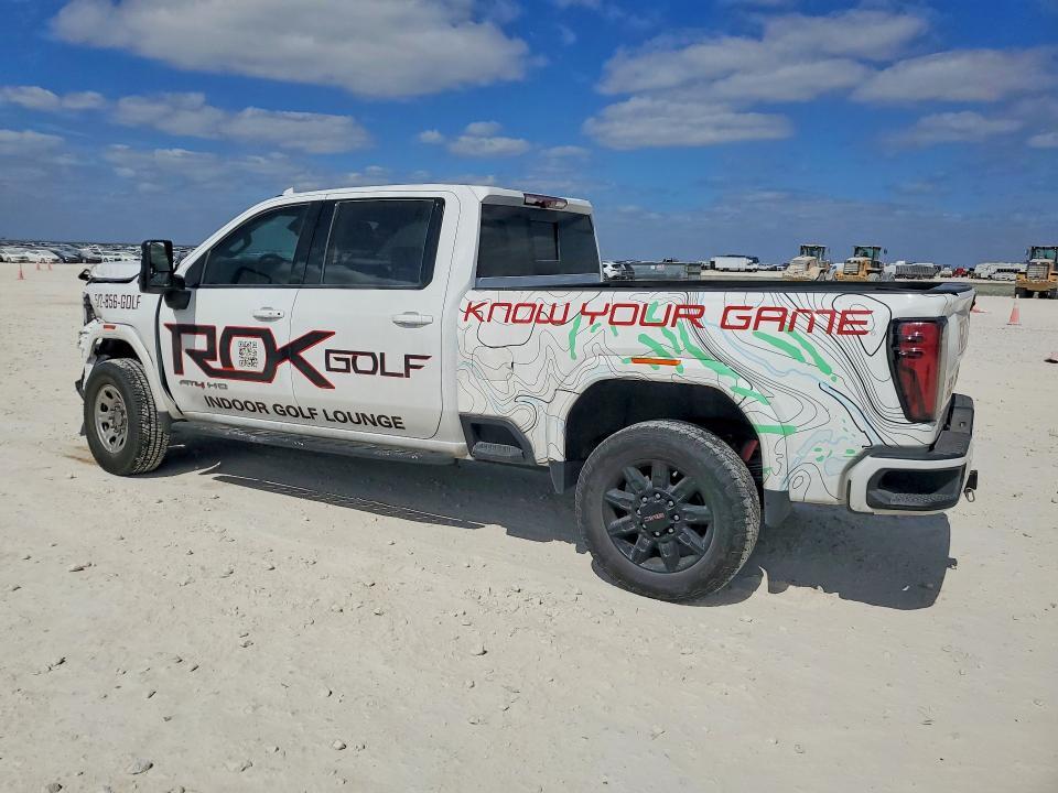 2024 GMC Sierra K2500 AT4