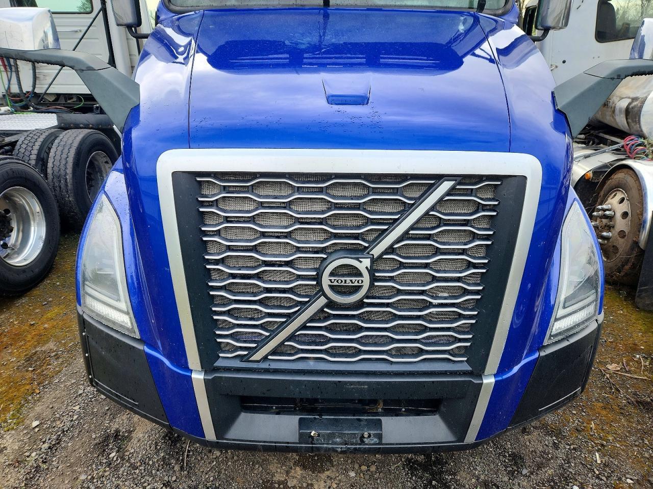 2020 Volvo VNL Semi Truck