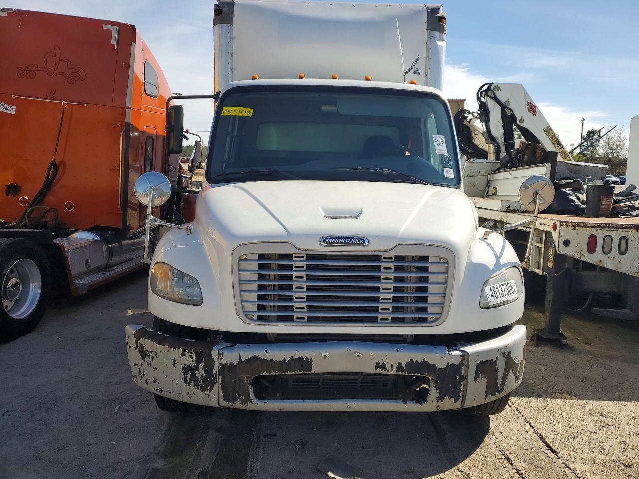 2017 Freightliner Business Class M2 BOX Truck