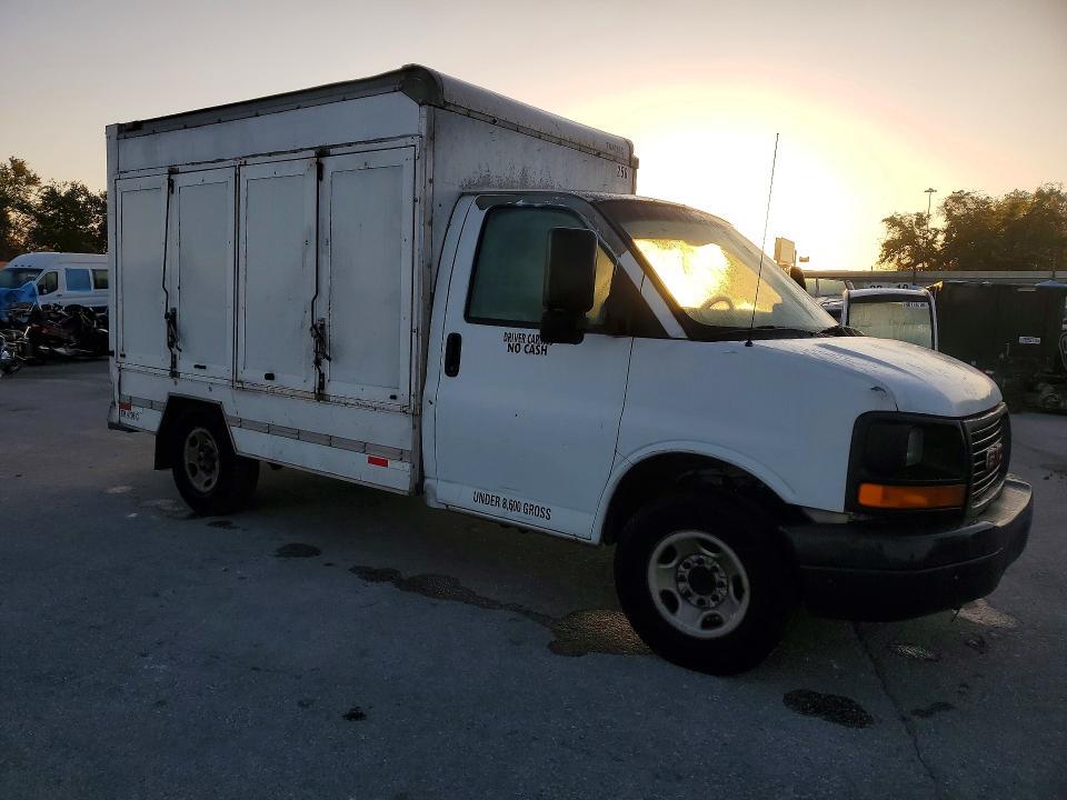 2009 GMC Savana BOX Truck