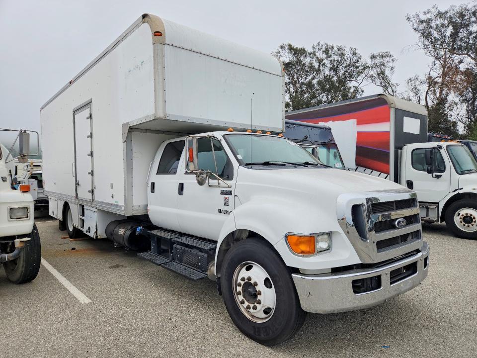 2015 Ford F650 Super Duty BOX Truck