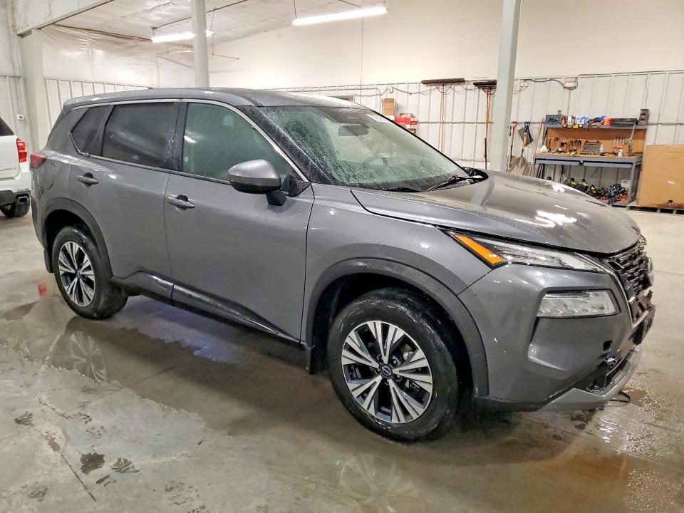 2022 Nissan Rogue sv