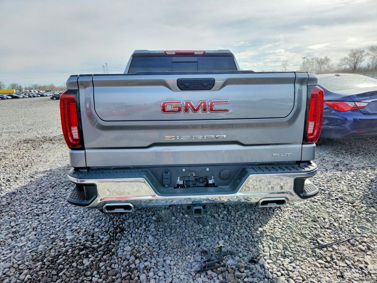 2025 GMC Sierra K1500 SLT