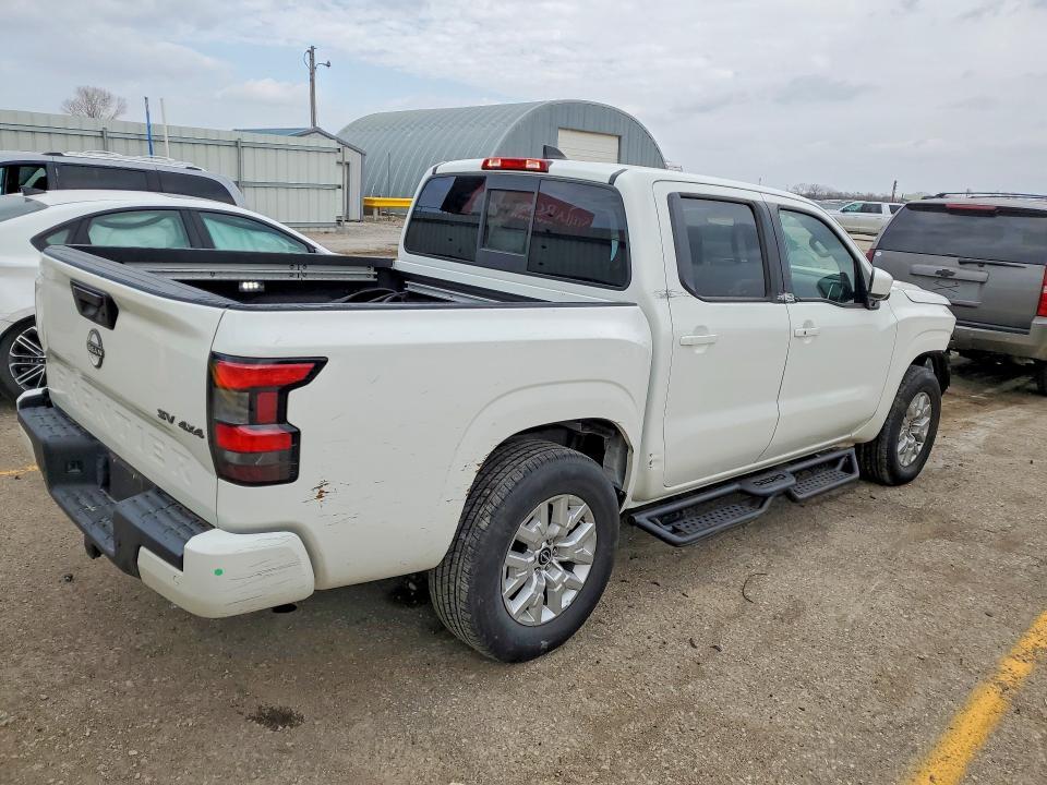 2022 Nissan Frontier sv