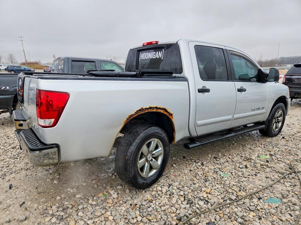 2011 Nissan Titan SV