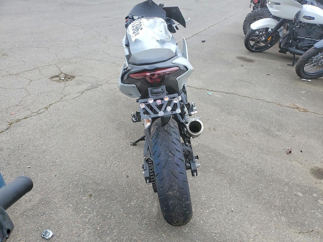 2025 Kawasaki EX500 H