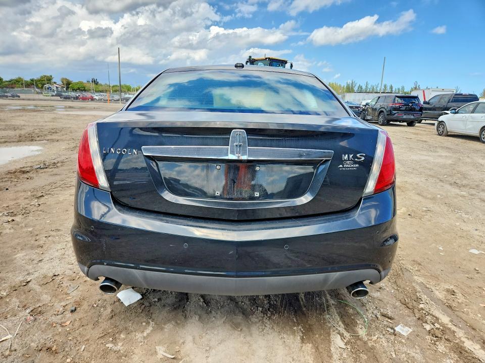 2010 Lincoln Townhouse MKS