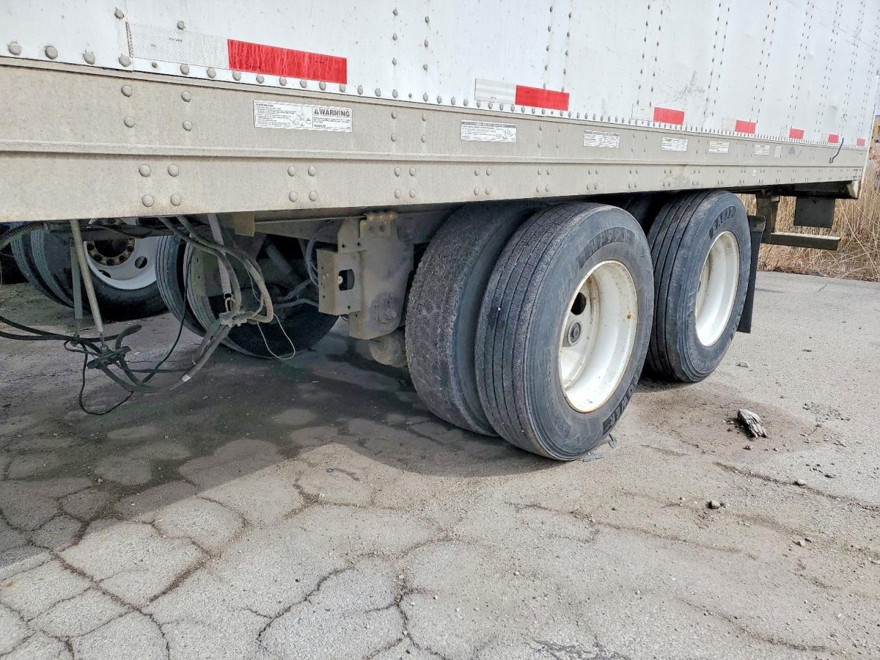 2014 Stoughton DRY Van Trailer