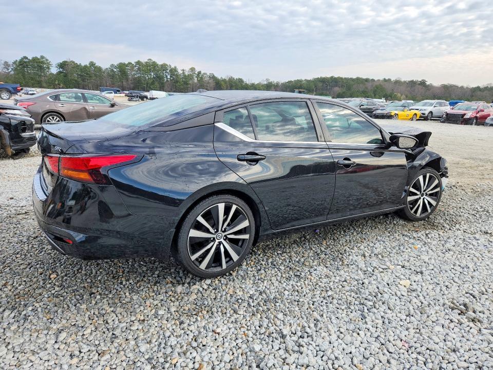 2022 Nissan Altima 2.0 sr