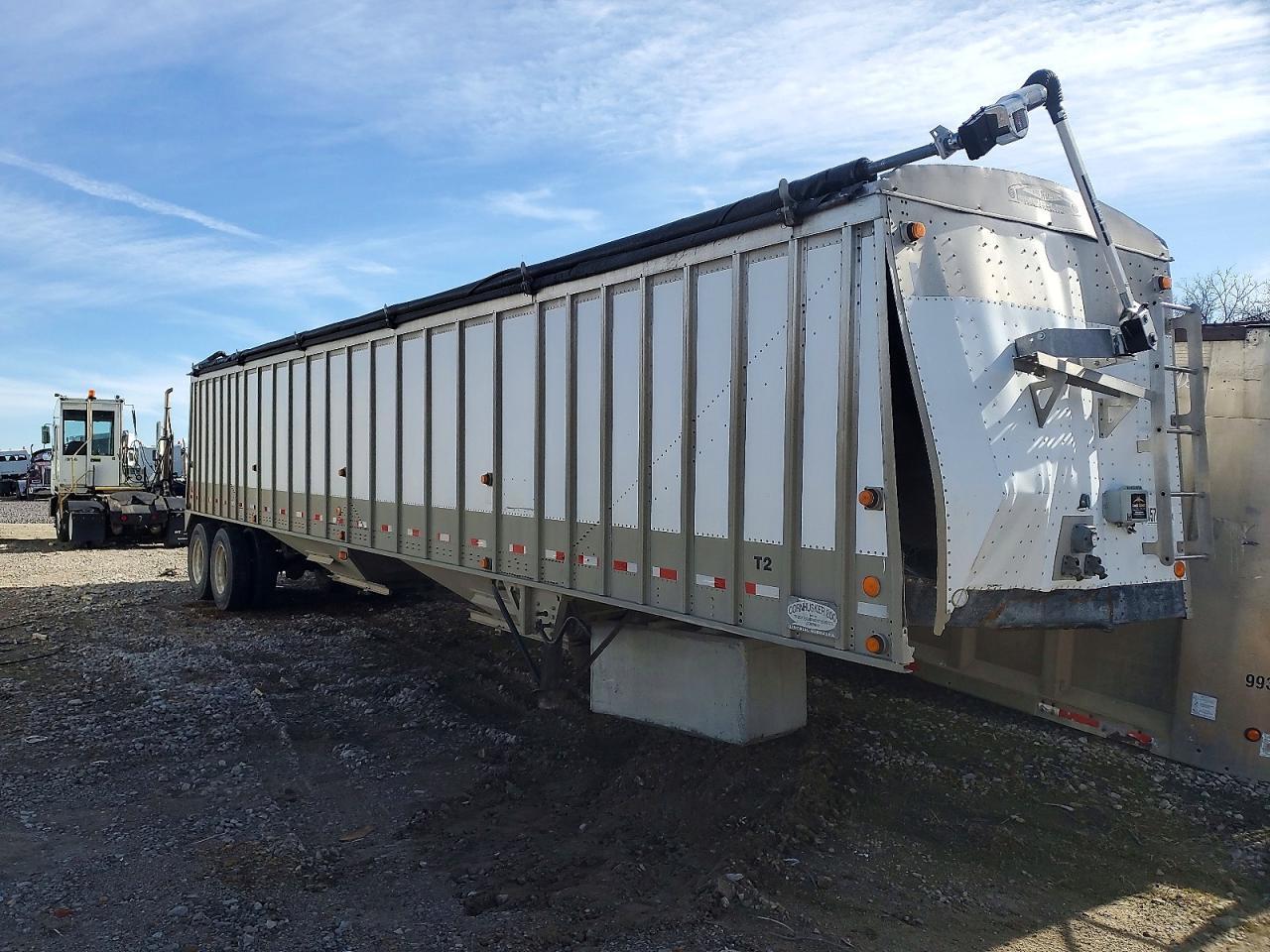 1999 Cornhusker Grain Trailer