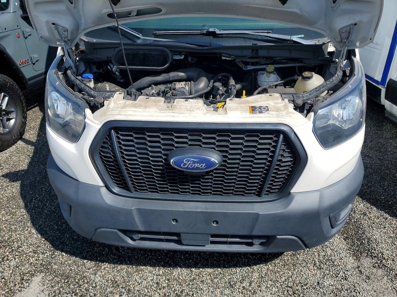 2020 Ford Transit Delivery Truck