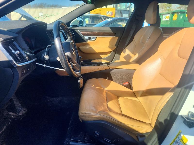 2018 Volvo S90 T6 Momentum
