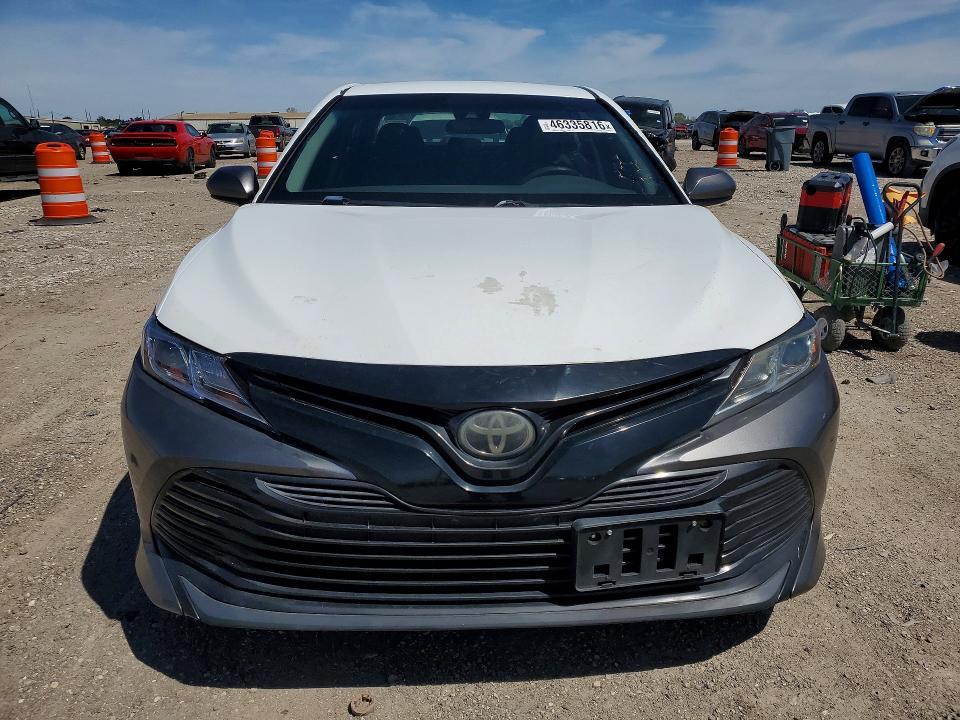 2018 Toyota Camry le