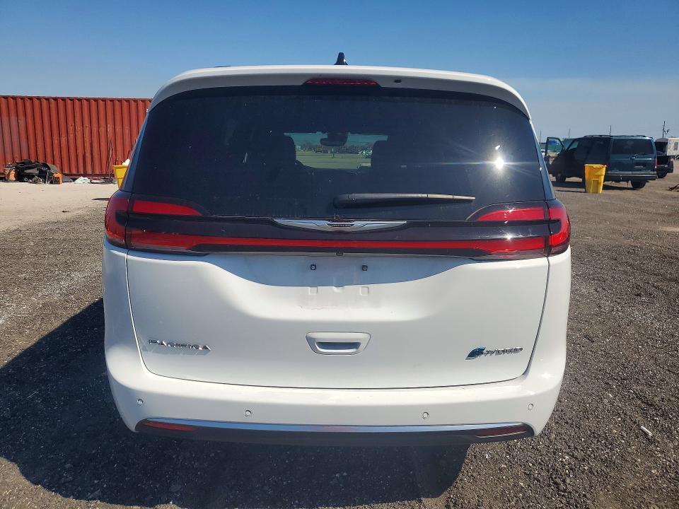 2025 Chrysler Pacifica Hybrid Pinnacle