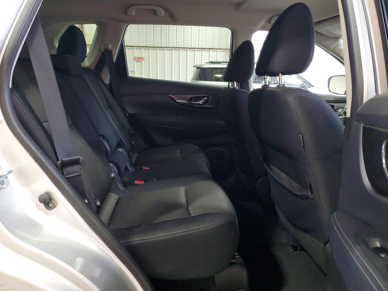 2017 Nissan Rogue sv