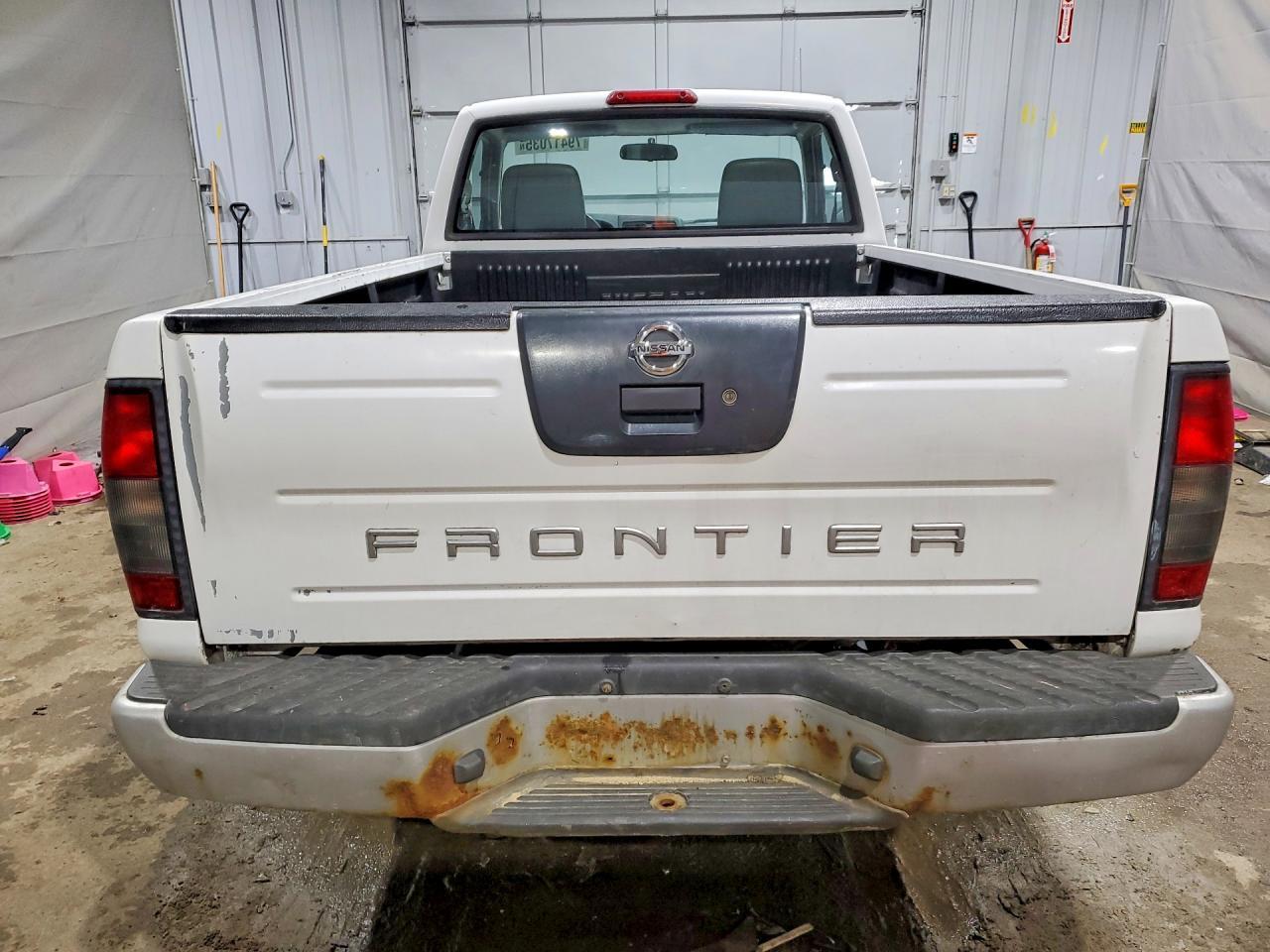 2001 Nissan Frontier XE