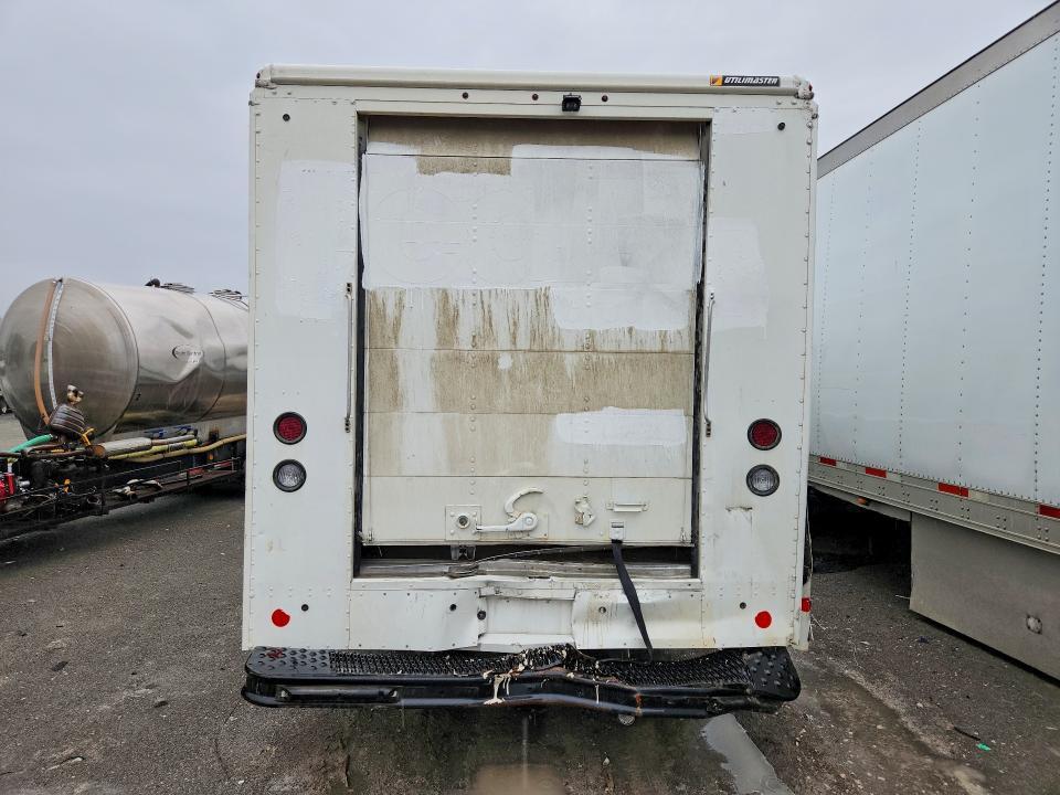 2022 Freightliner Chassis-Delivery Truck