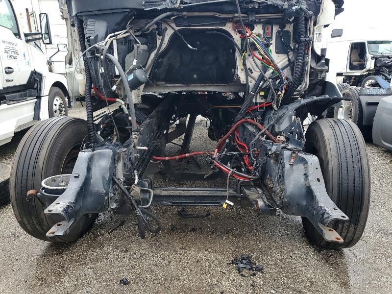 2022 Freigliner 2022 Freightliner Cascadia 126 Semi Truck