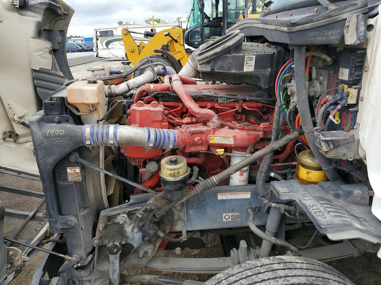 2016 Peterbilt 579 Semi Truck