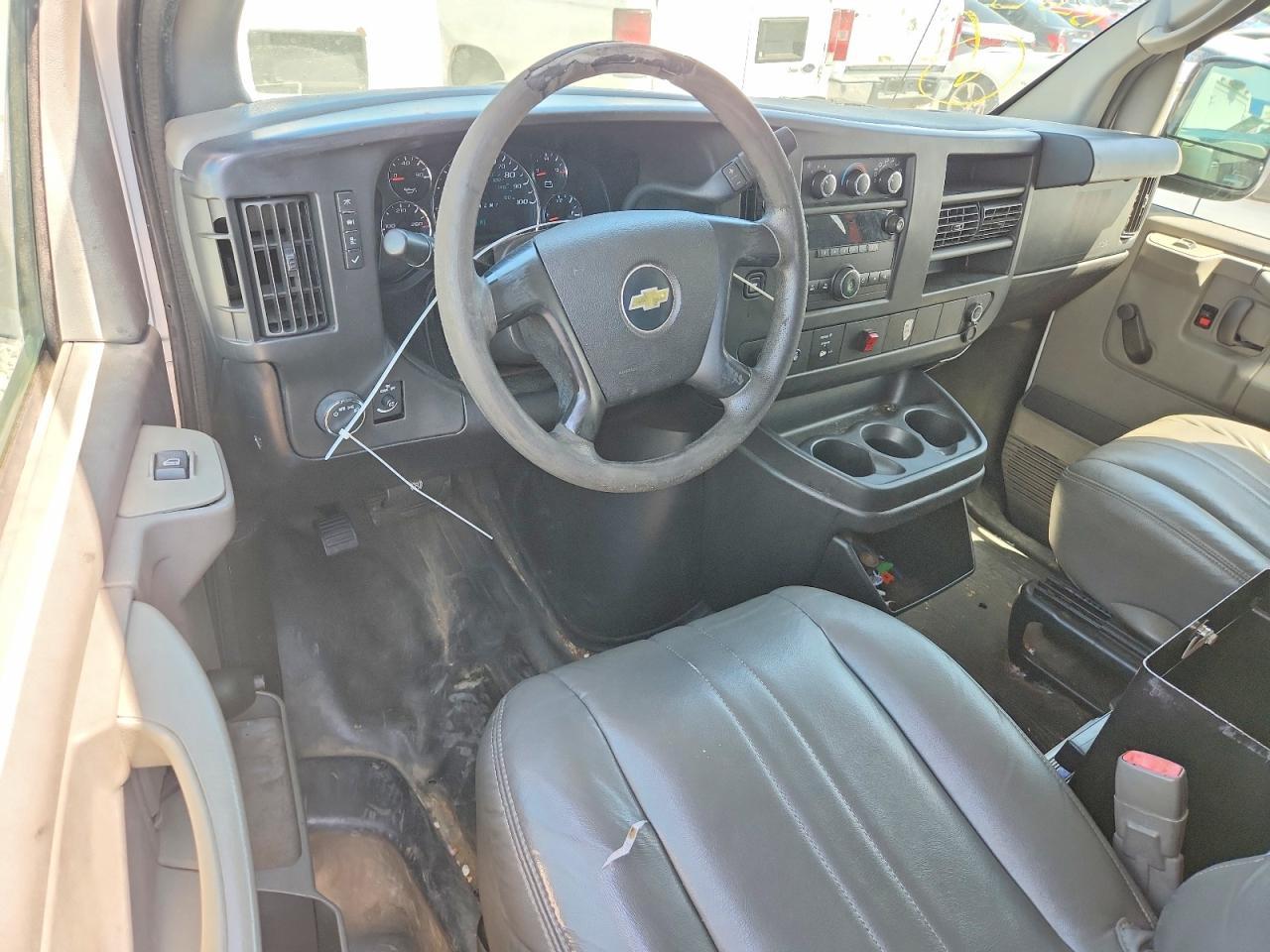 2013 Chevrolet 2013 Chev G2500 Express Cargo Van