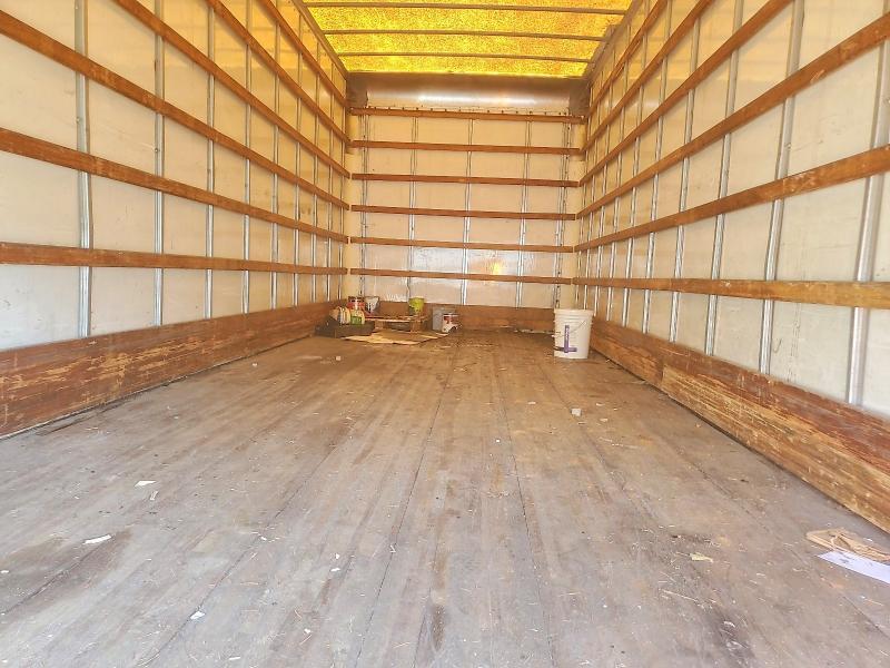 2001 Freightliner FL70 BOX Truck