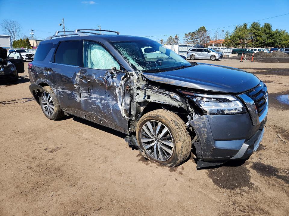 2022 Nissan Pathfinder Platinum