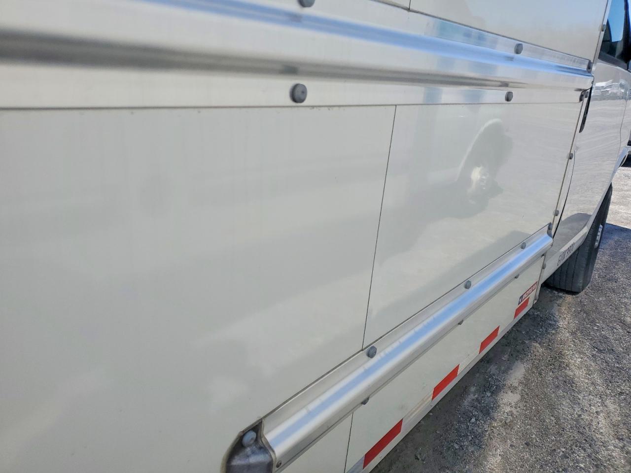 2024 GMC Savana BOX Truck