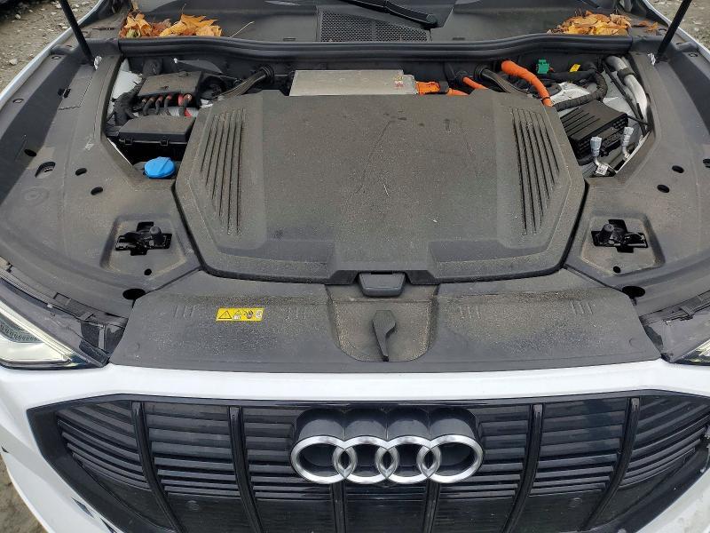 2021 Audi E-tron Premium Plus