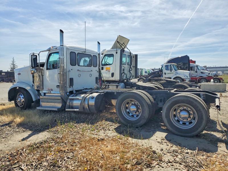 2025 Peterbilt 589 Semi Truck
