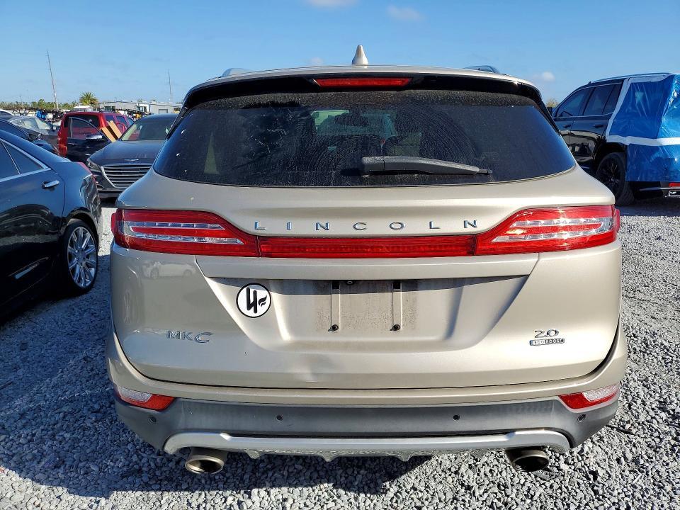 2015 Lincoln Townhouse MKC
